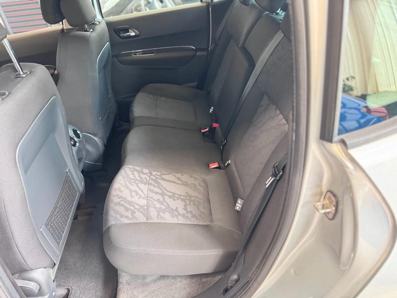 Peugeot 3008 1.6 HDi 112CV Tecno