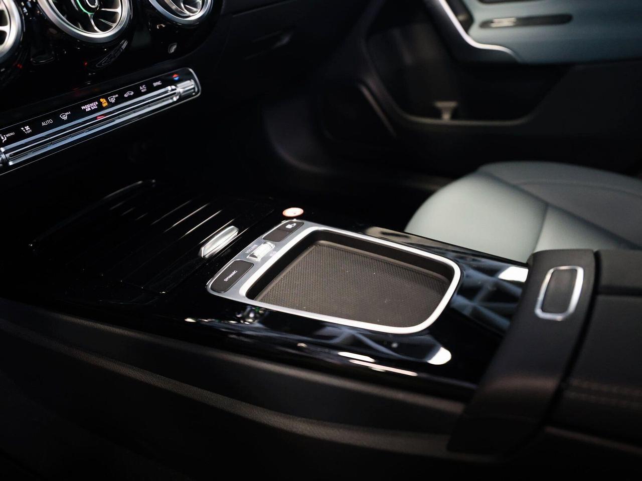 Mercedes-benz A 180d Premium Plus AMG Line
