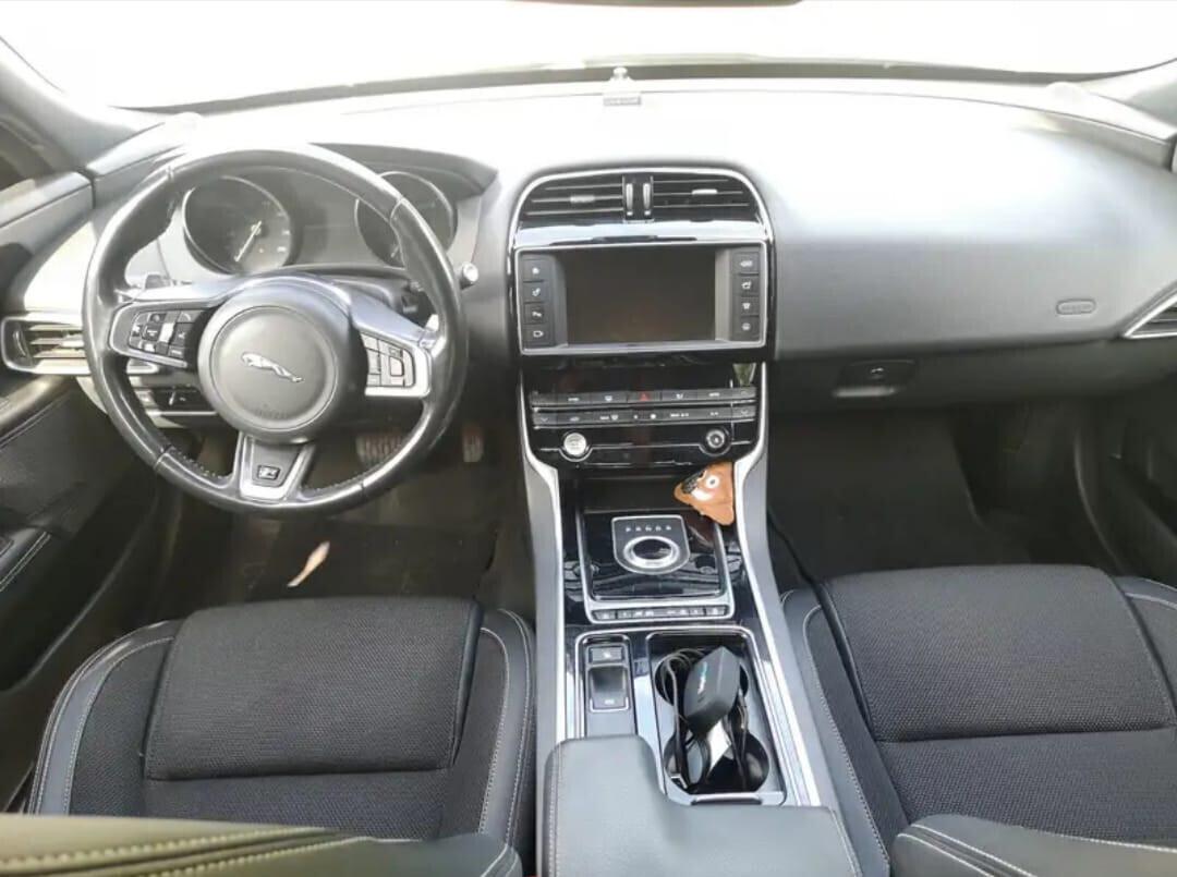 Jaguar XE 2.0 D 204 CV aut. R-Dynamic HSE