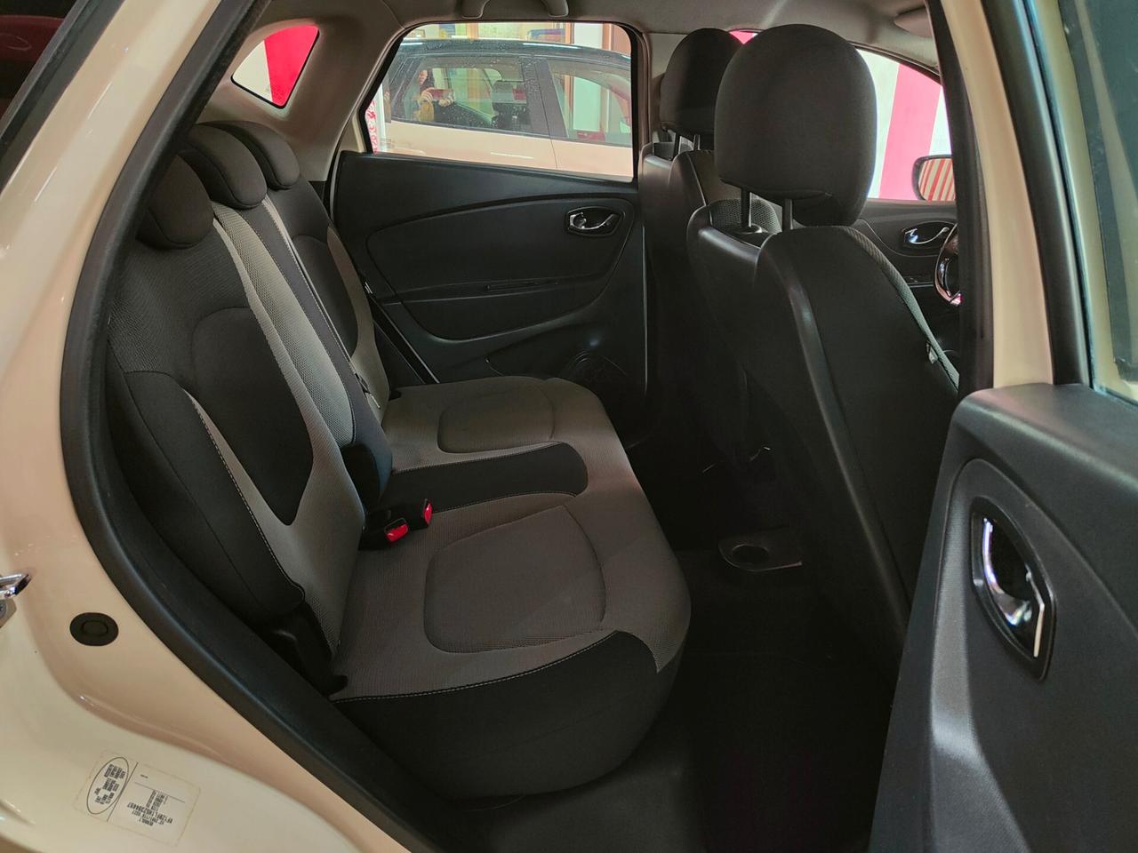 Renault Captur 1.5 dCi 8V 90 CV - 2015 POCHI KM
