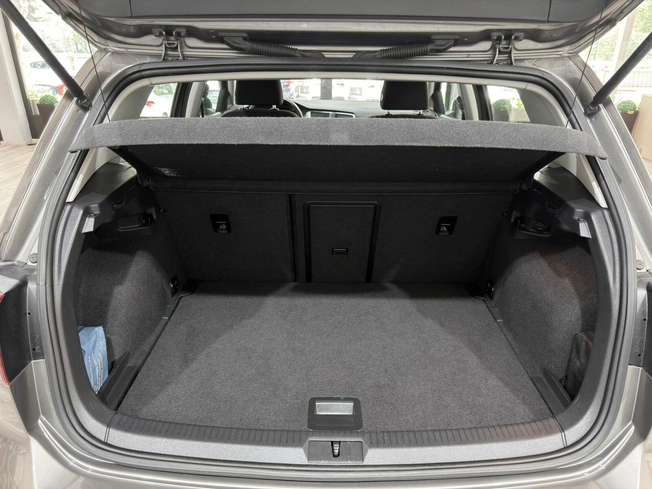 VW GOLF 1.6TDI 110cv COMFORTLINE 1HANDE