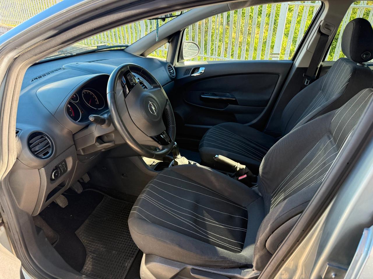 Opel Corsa 1.2 5 porte Club