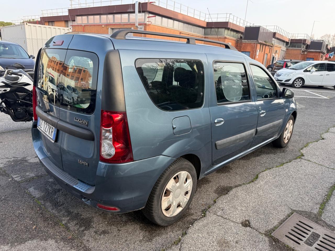 Dacia Logan 1.6 gol 7 posti ambiance