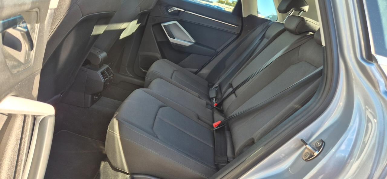 Audi Q3 35 TDI S tronic Business Advanced 150CV