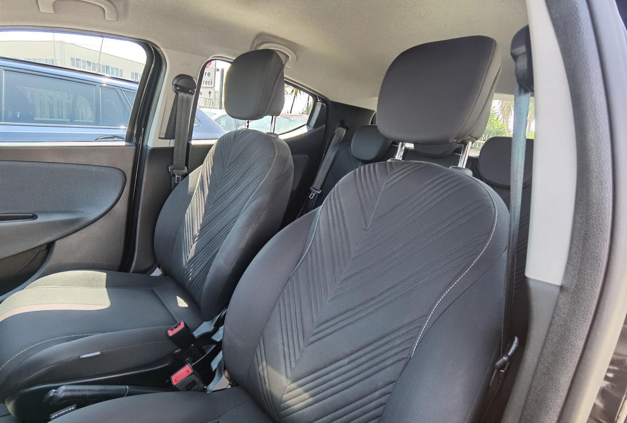 Lancia Ypsilon 1.0 FireFly 5 p. Hybrid Gold