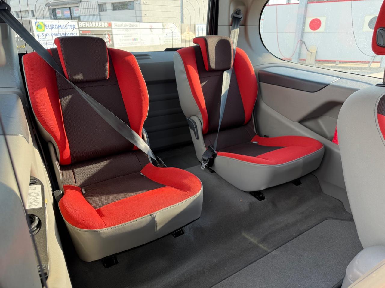 Renault Kangoo 1.6 105CV Be Bop con gancio traino