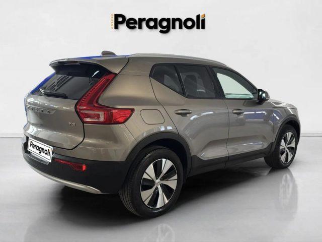 VOLVO XC40 T3 MOMENTUM PRO AUTOMATICA