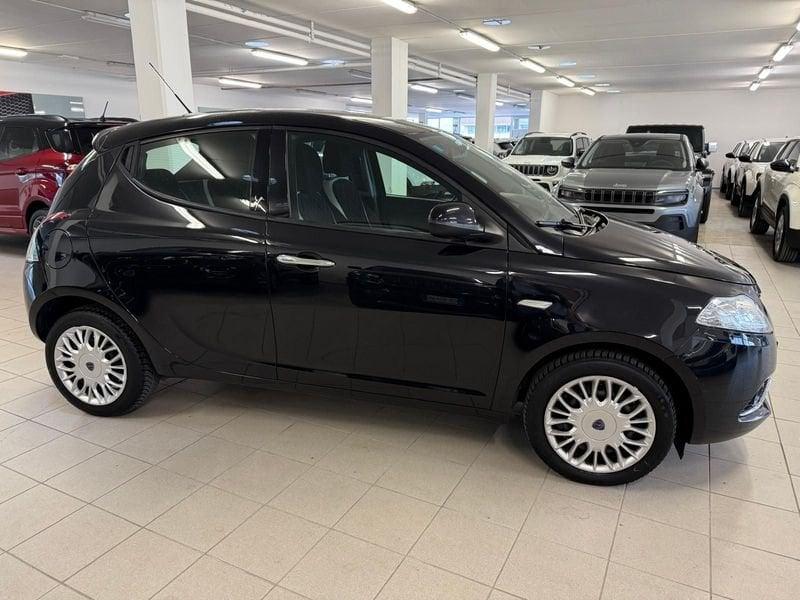 Lancia Ypsilon 1.2 69 CV 5 porte Gold