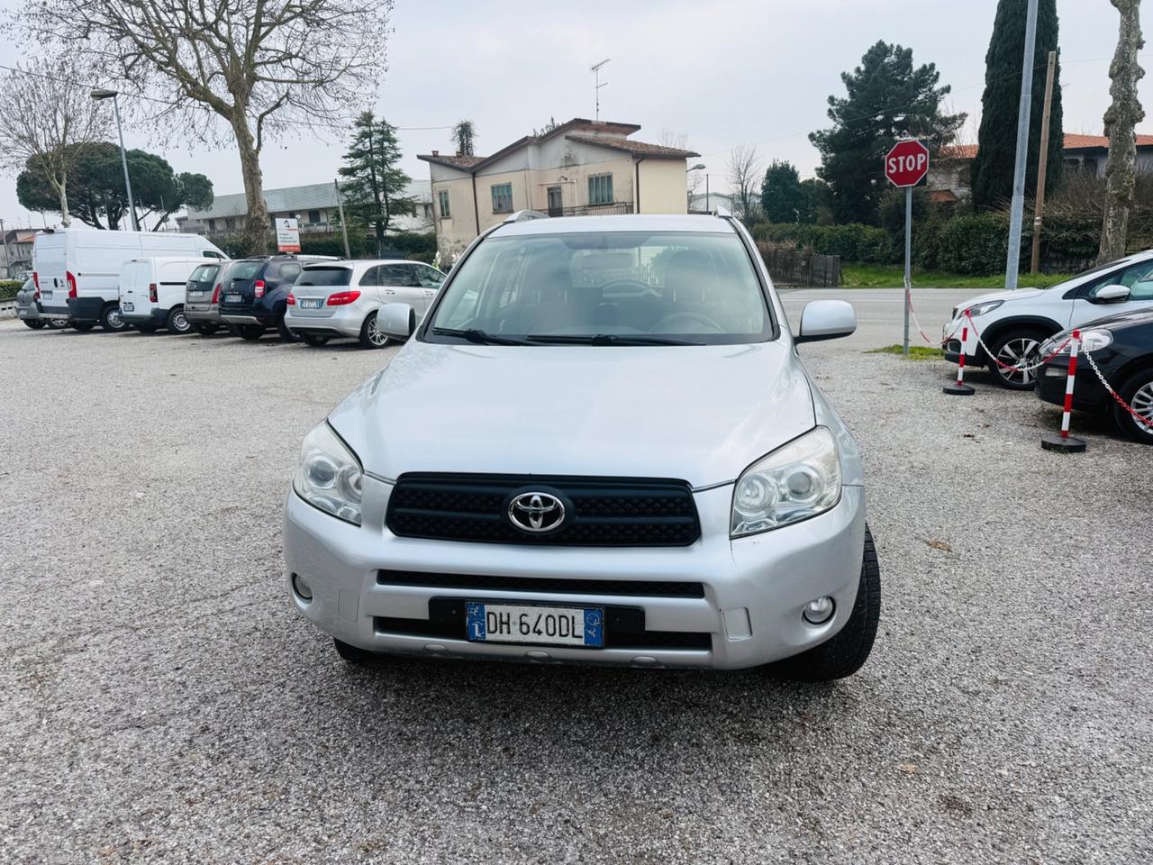 Toyota RAV 4 2.2 D-4D Gancio traino estraibile