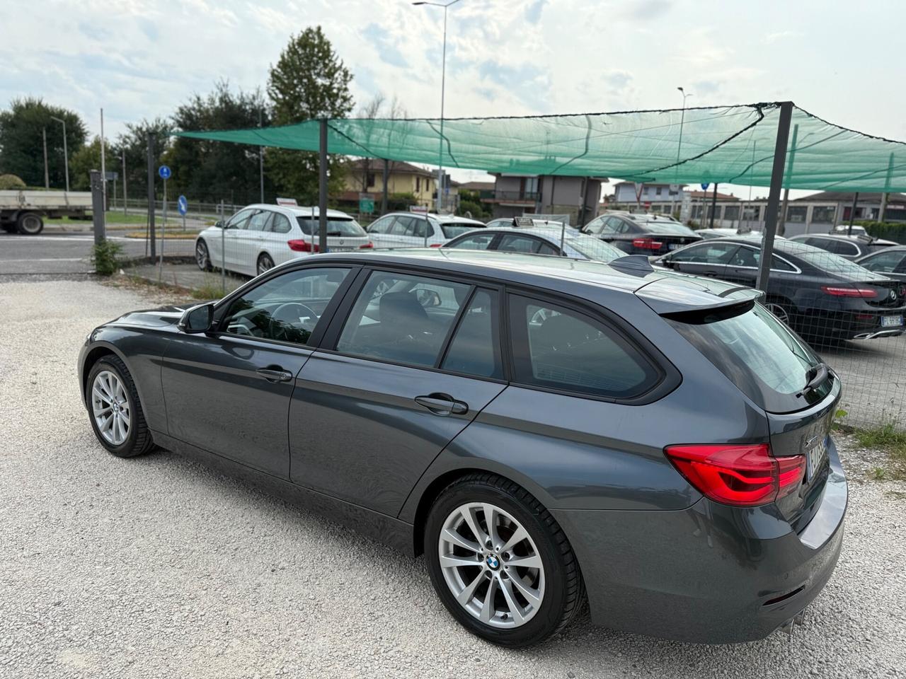 Bmw 320 320d xDrive Touring Sport navi Led Top Uniprop Euro6b