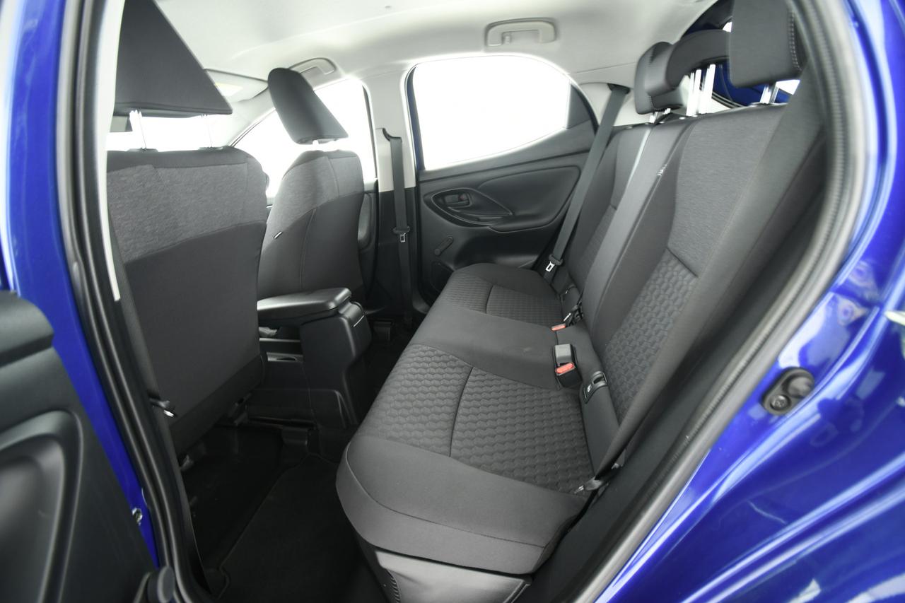 TOYOTA Yaris 1.5h Business CAMERA+ACC+APP CONNECT+NEOPATENTATI