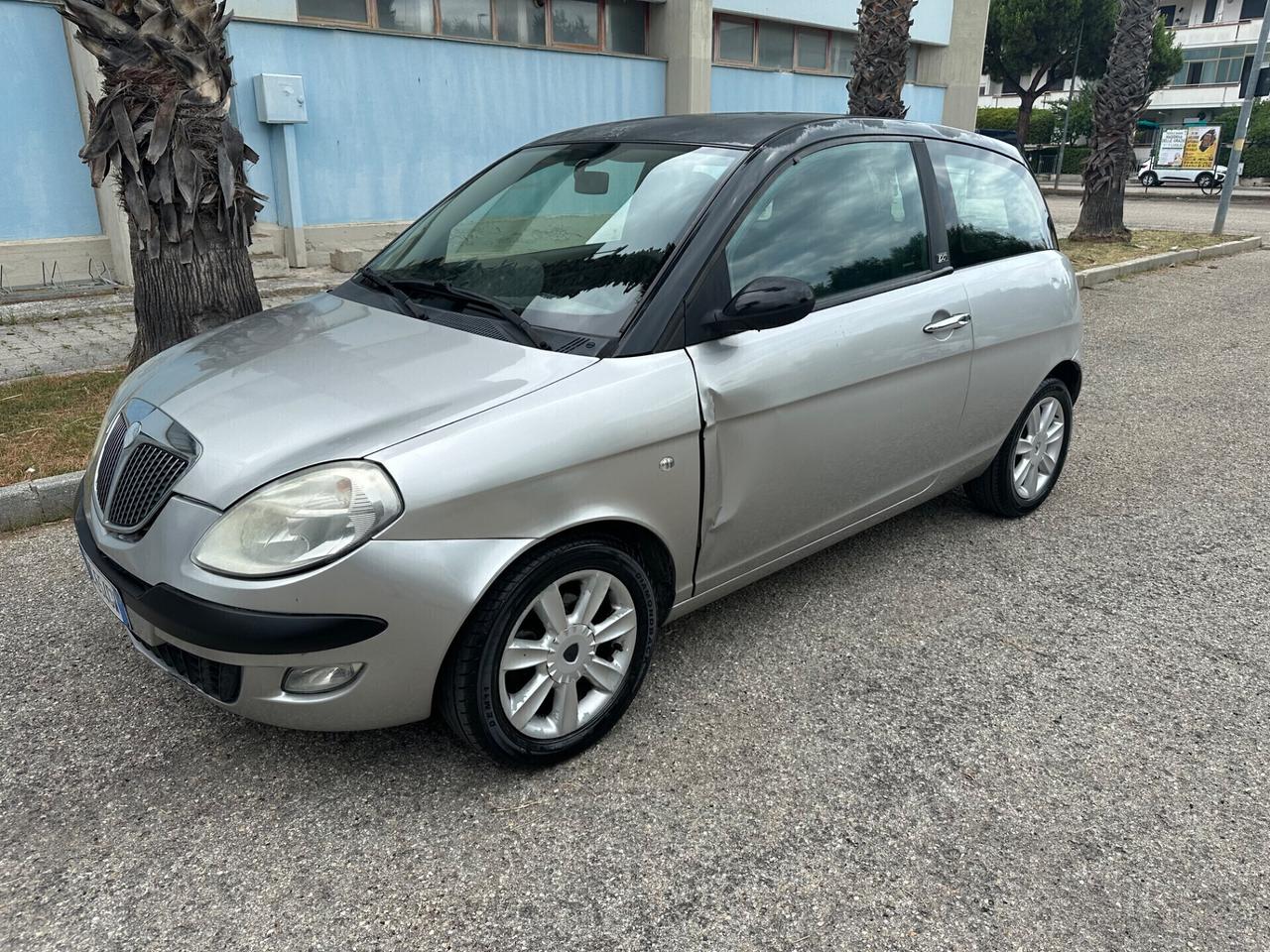Lancia Ypsilon 1200 benz 2006 neopatentati