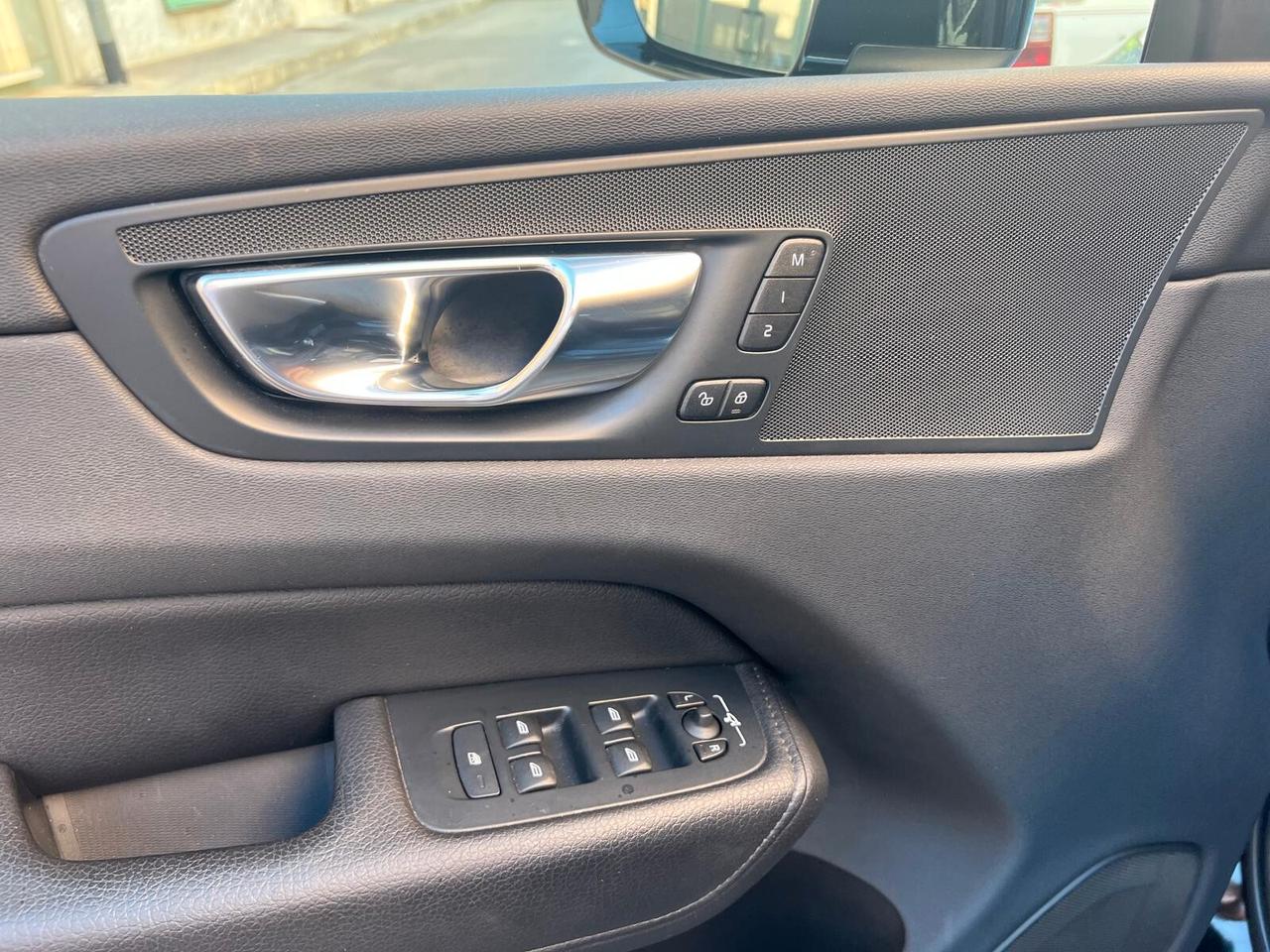 VOLVO XC60 INSCRIPTION B4 2.0 MHEV AWD 197CV PELLE NAVI CAM ANNO 2022