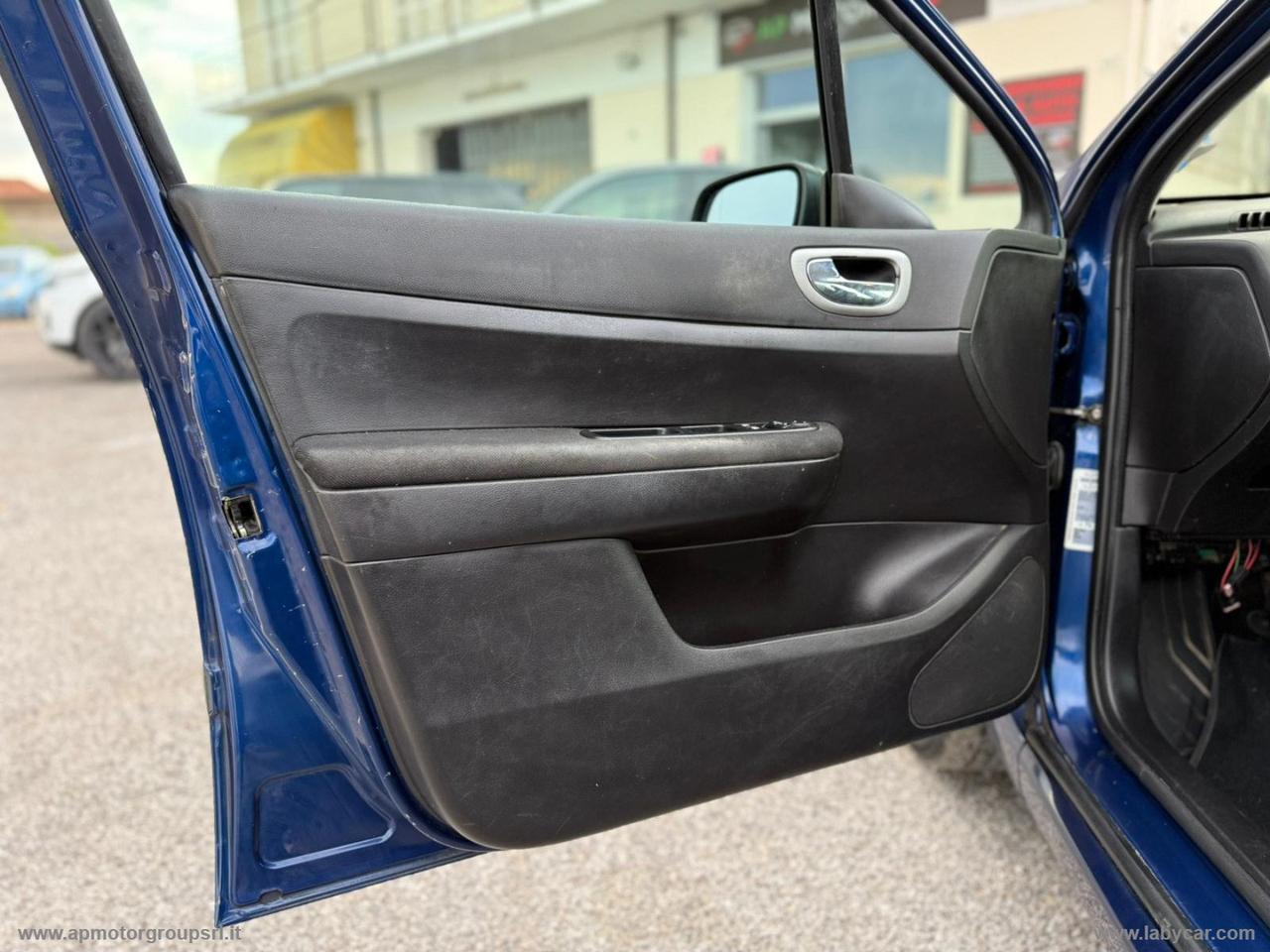 PEUGEOT 307 1.4 5p. XR