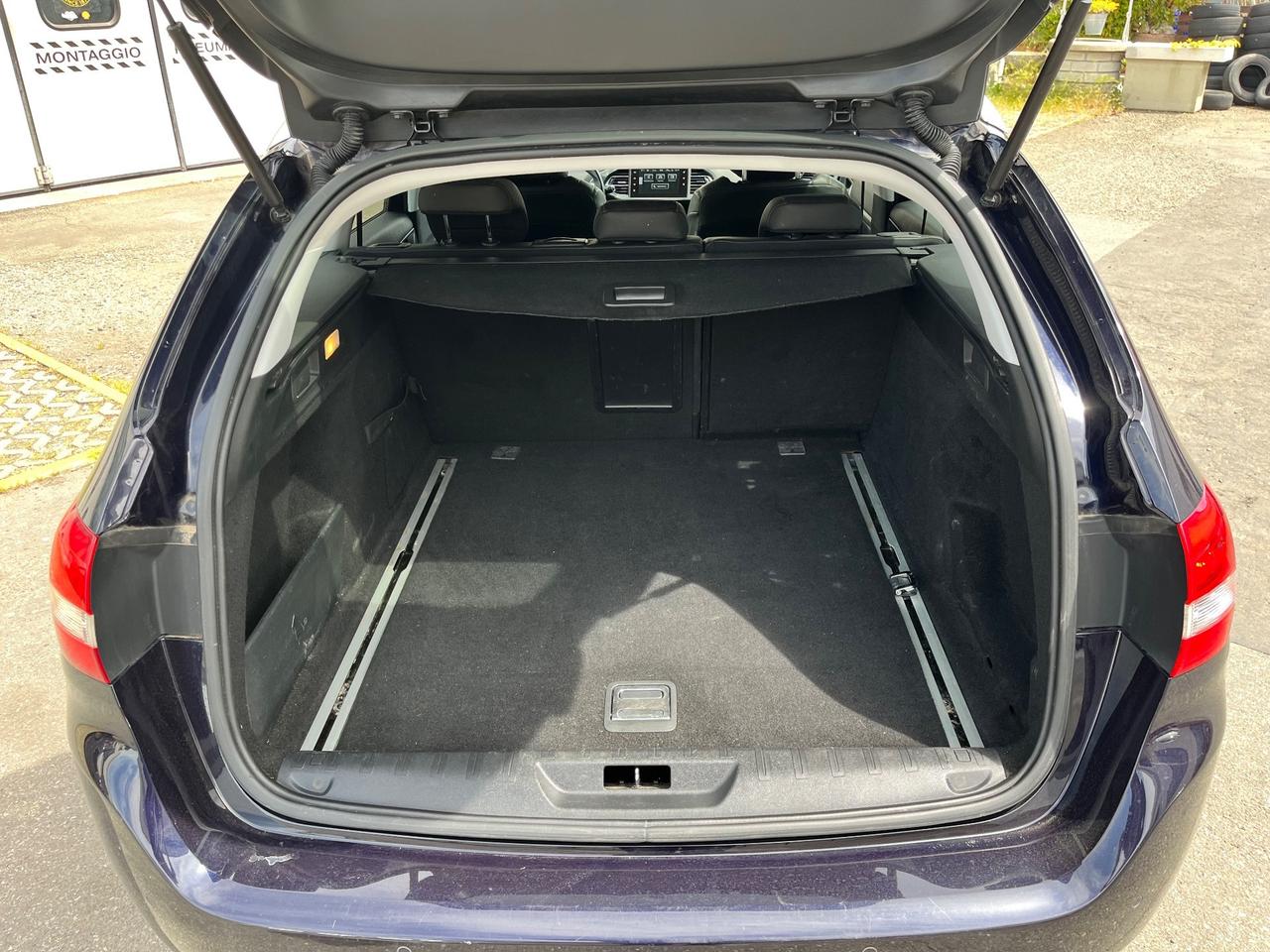 Peugeot 308 1.6 e-HDi 115CV Stop&Start CC Allure