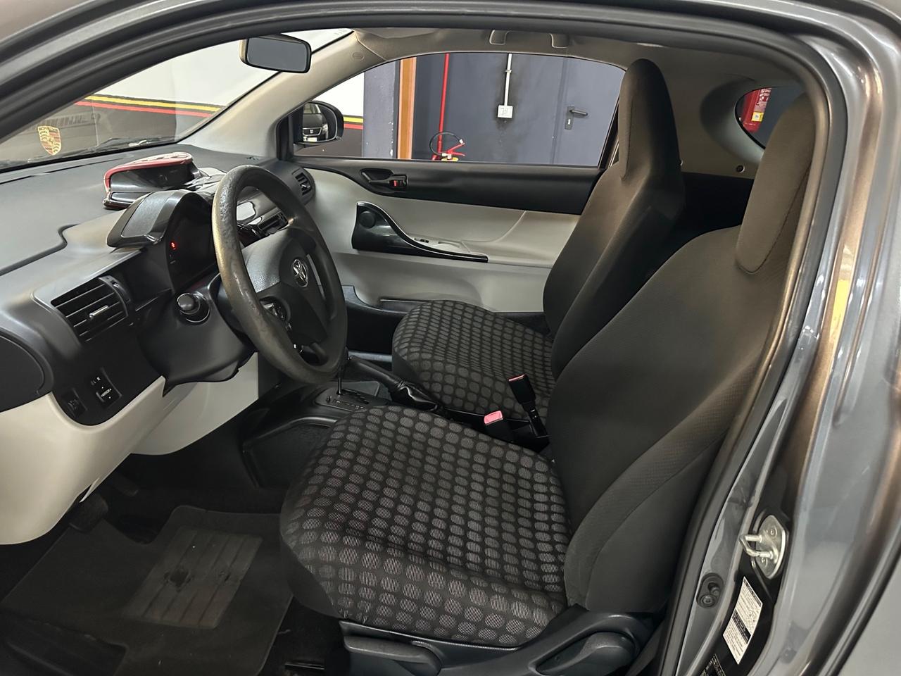 Toyota iQ 1.0 CVT Trend