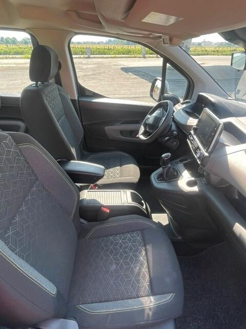 Peugeot Rifter BlueHDi 130 S&S EAT8 Active Standard
