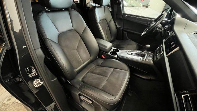 PORSCHE Macan 2.0