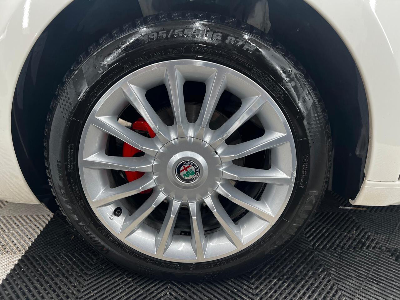 Alfa Romeo MiTo 2017 1.4 Distinctive 78cv E6