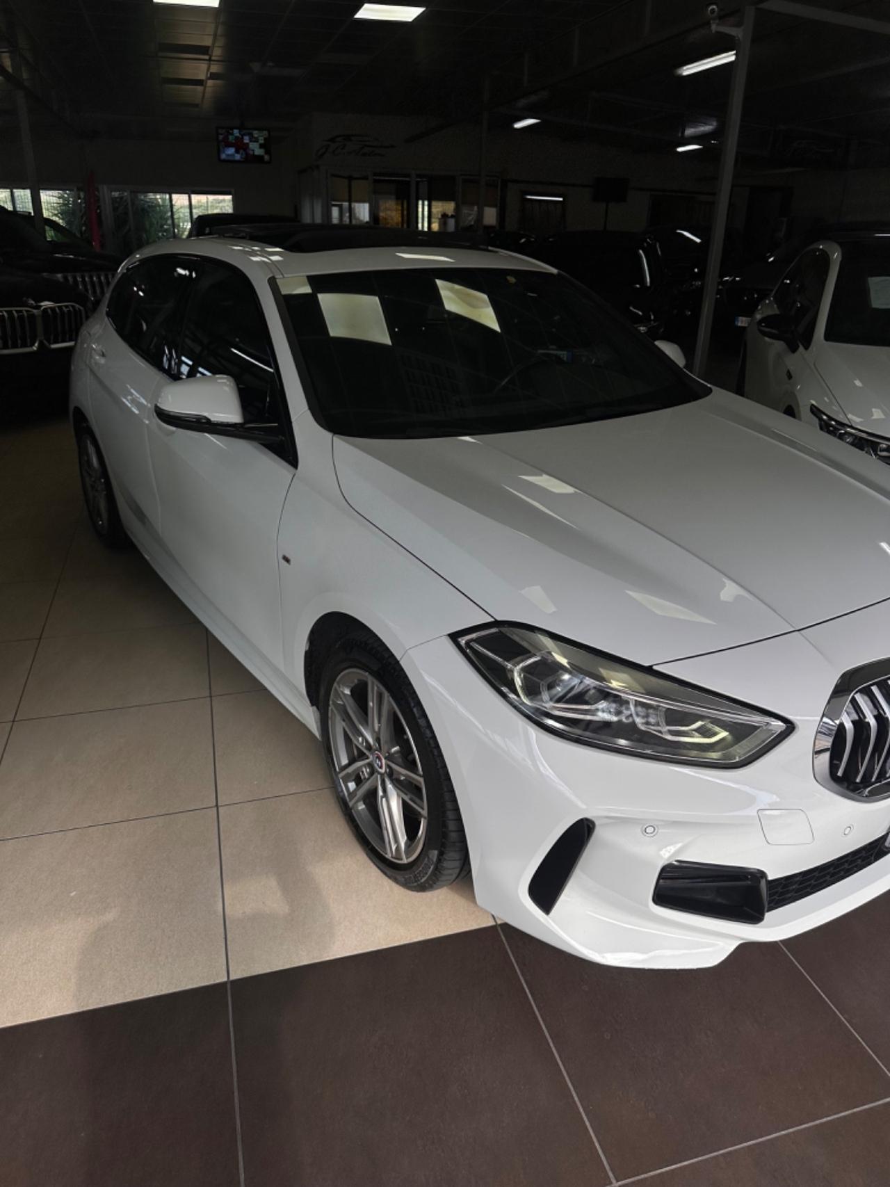 Bmw 118 118d 5p. Msport