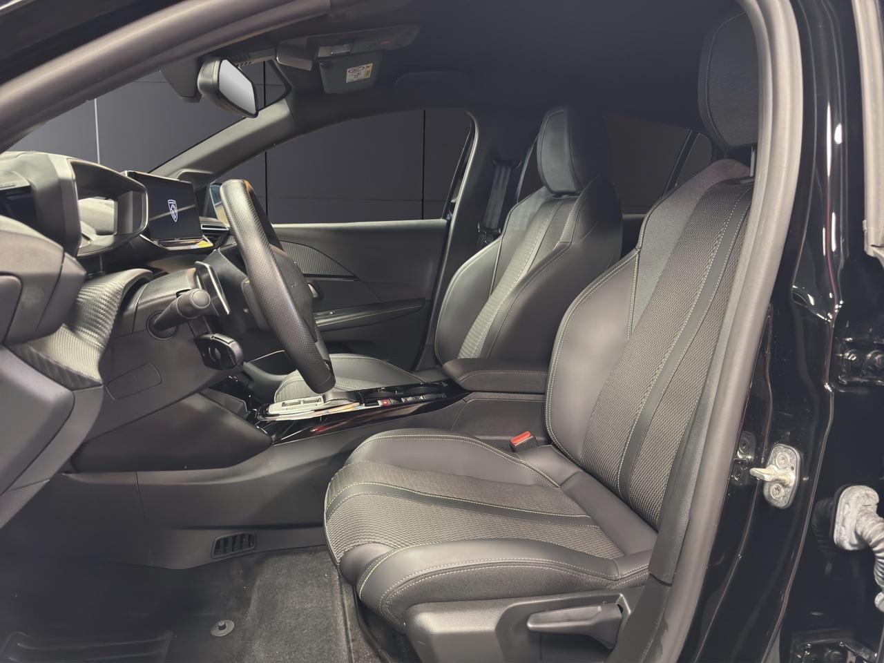 Peugeot 208 1.2 hybrid GT 110cv e-dcs 6 - ADATTA NEOPATENTATI