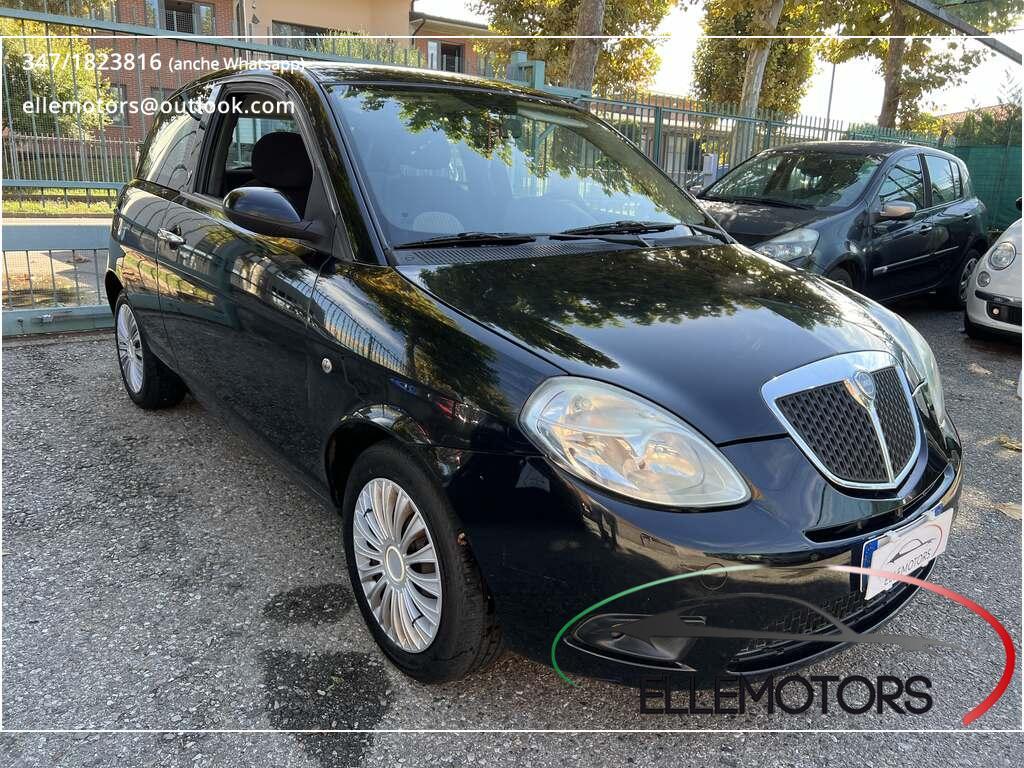 Lancia Ypsilon II 2007 NEOPATENTATI