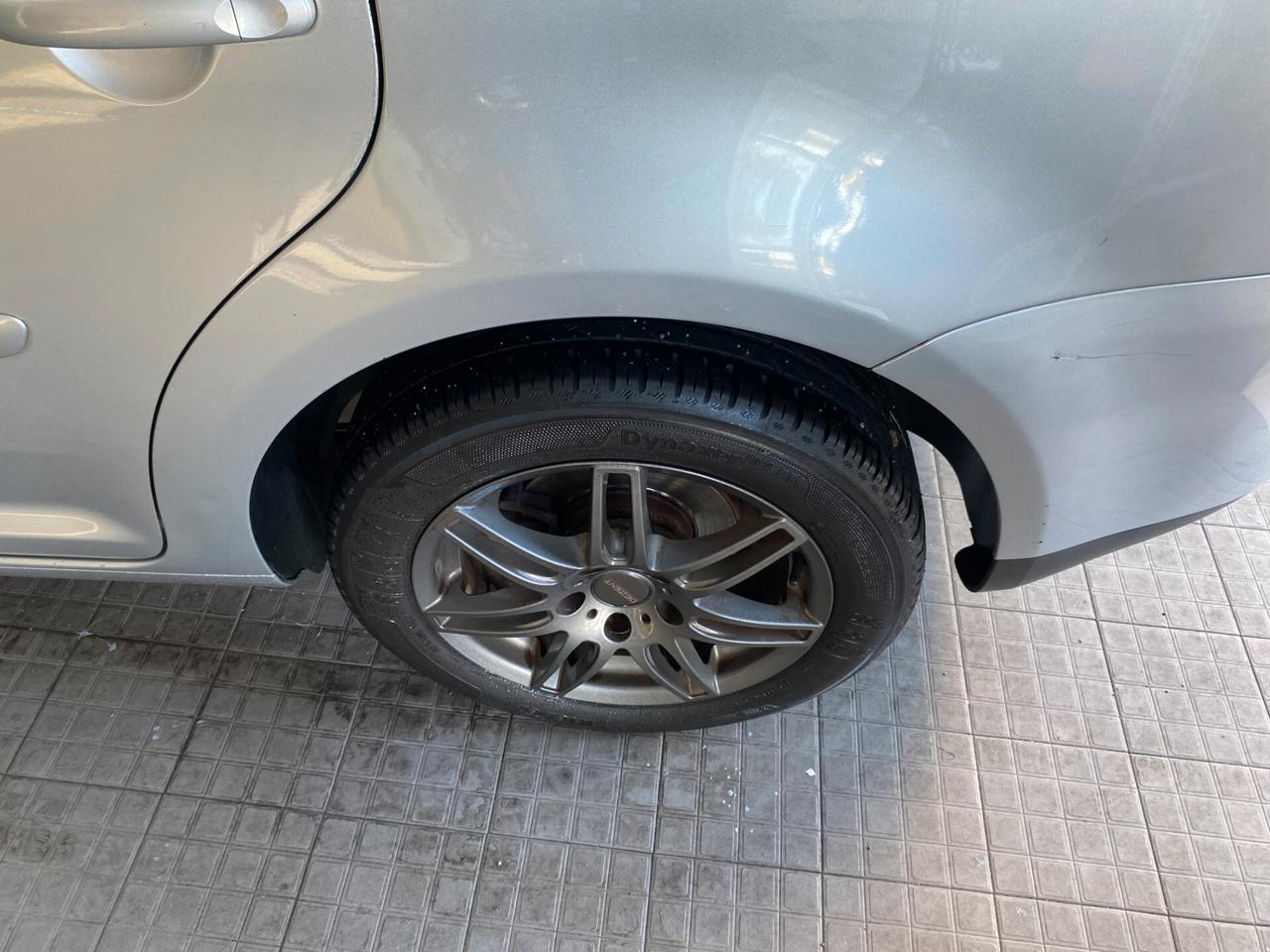 Volkswagen Touran 2.0 16V TDI Highline