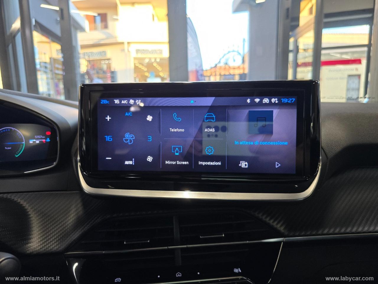 PEUGEOT 2008 Hybrid 136 e-DCS6 Allure