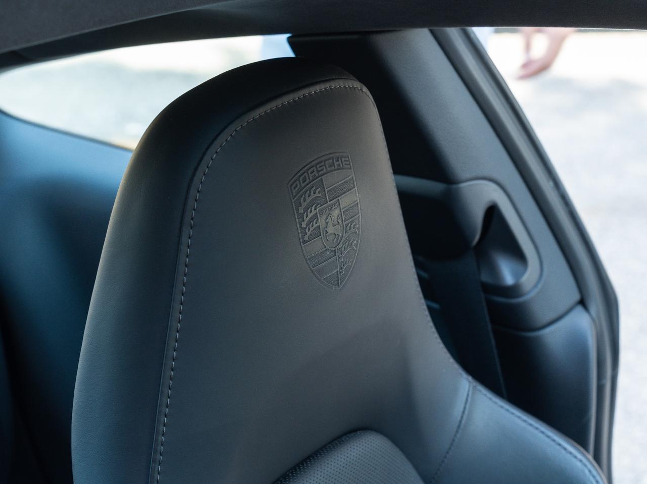 Porsche 911 3.8 Carrera 4 GTS Coupé