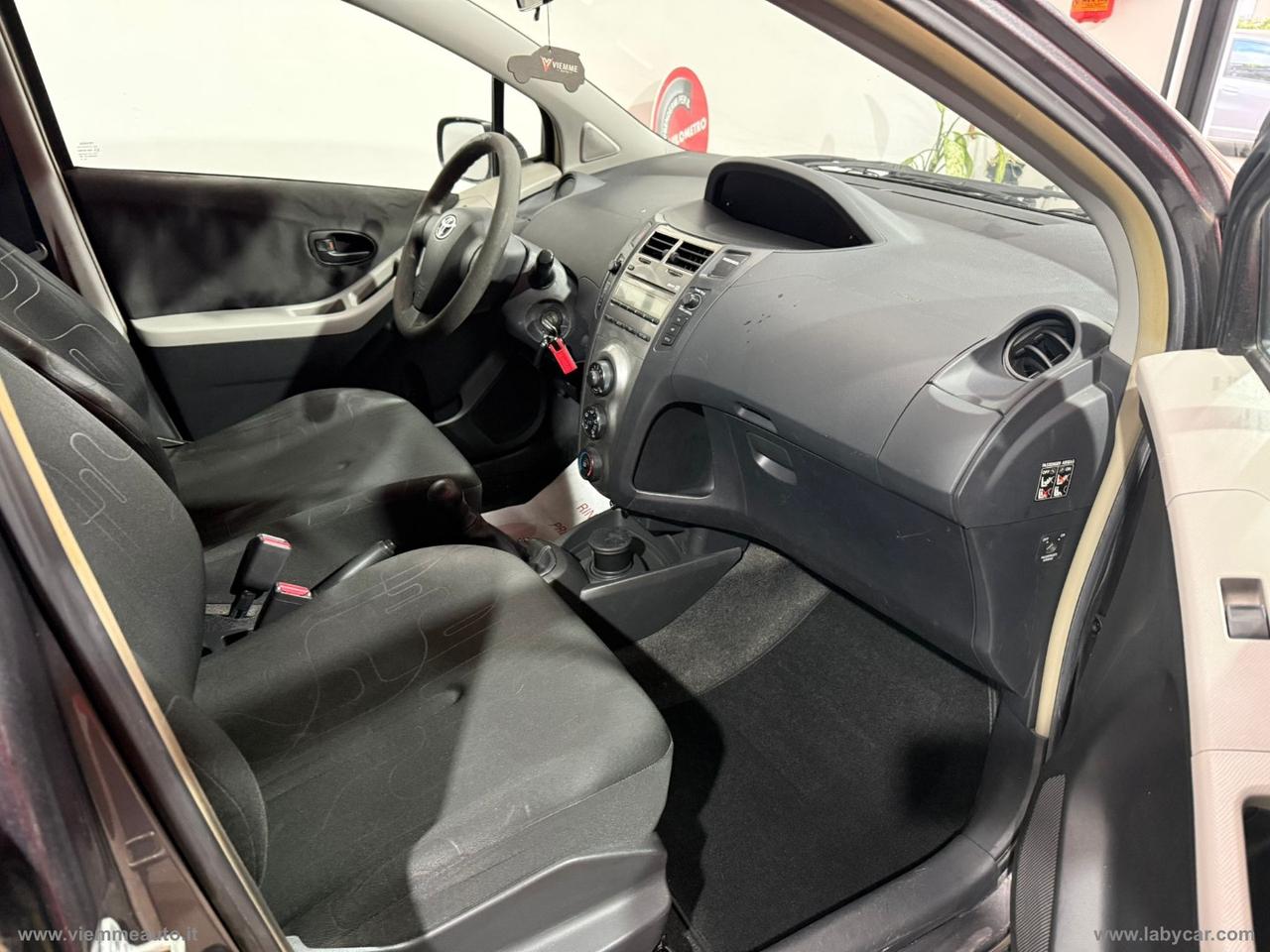 TOYOTA Yaris 1.0 16V 5p. Sol