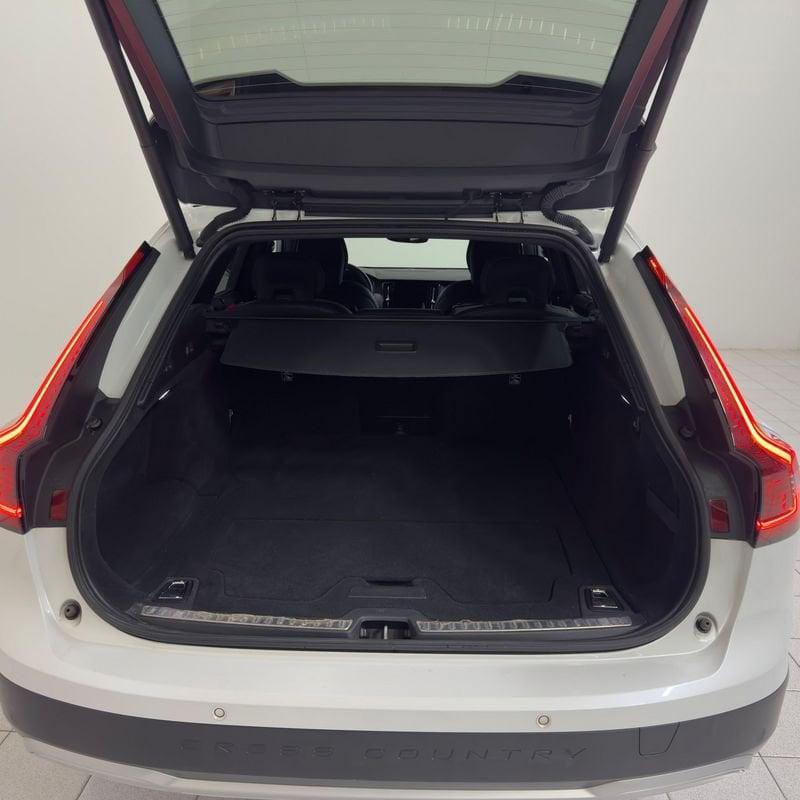 Volvo V90 Cross Country B4 D AWD automatico Plus