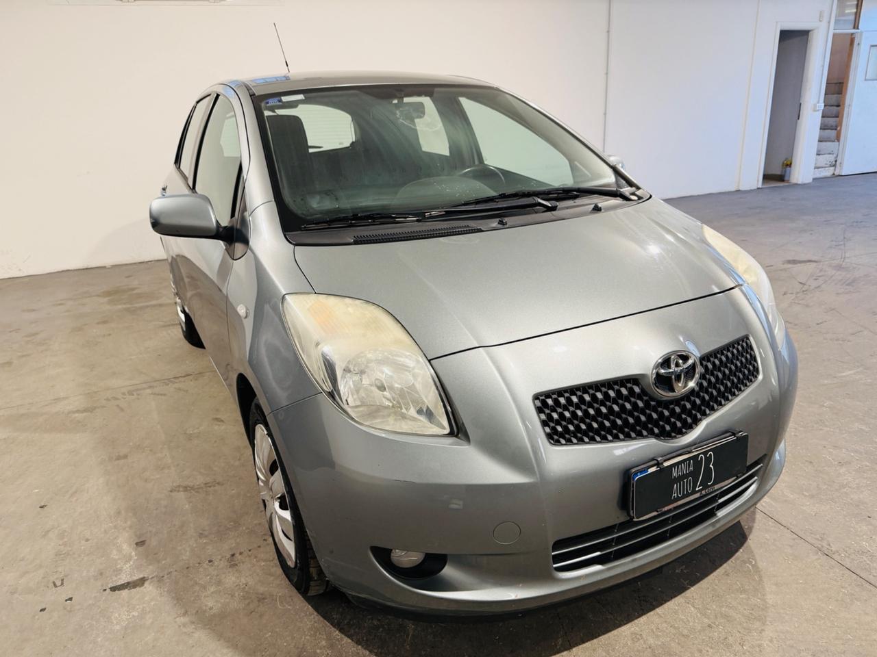 Toyota YARIS 1.3 82 CV*NEOPATENTATI*