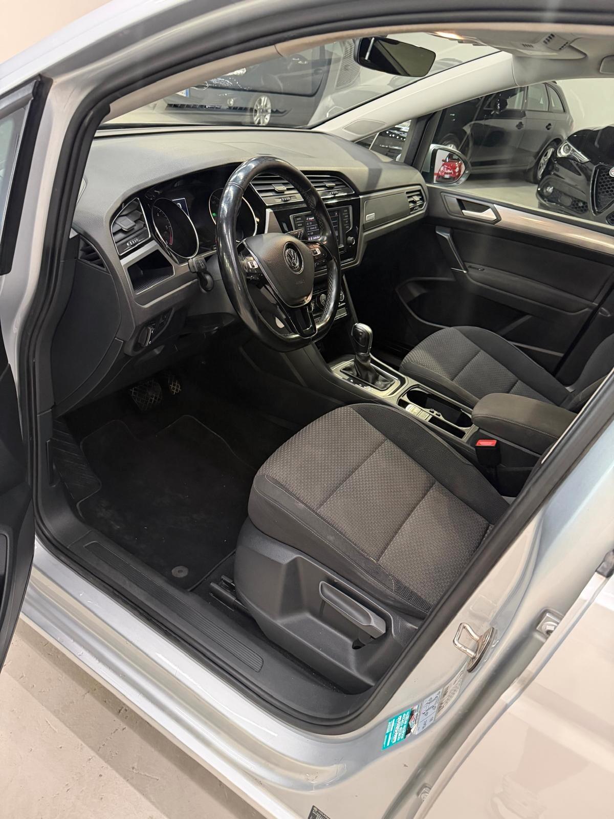 Volkswagen Touran 2.0 TDI 150 CV SCR DSG Comfortline BlueMotion Tech-Neopatentati