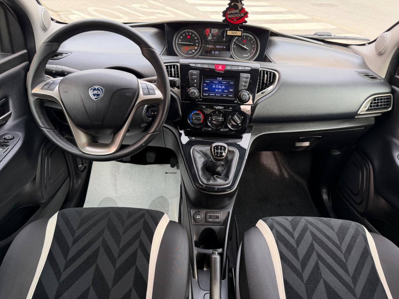 LANCIA YPSILON 1.2 NEOPATENTATI KM 26 MILA !!!