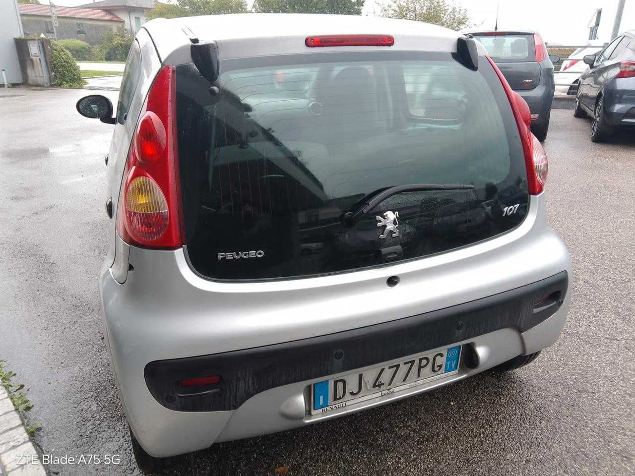 Peugeot 107 1.0 Benzina Neopatentati