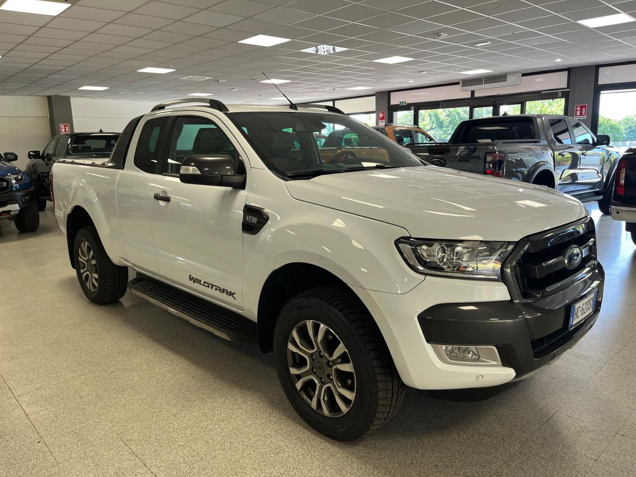 Ford Ranger 3.2 tdci EXTRA CAB Wildtrak 200cv auto