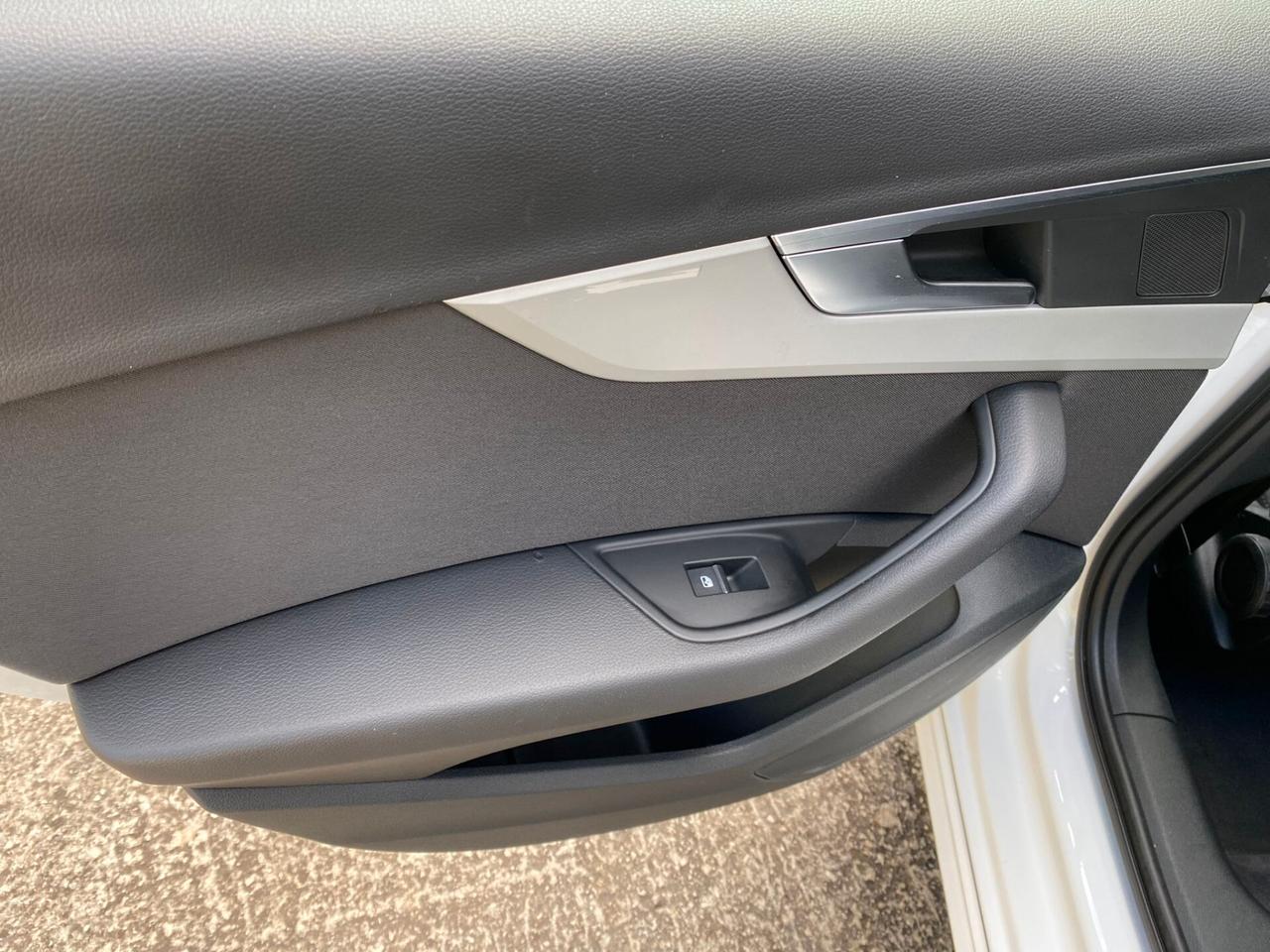 Audi A4 30 TDI/136 CV S tronic Business Advanced