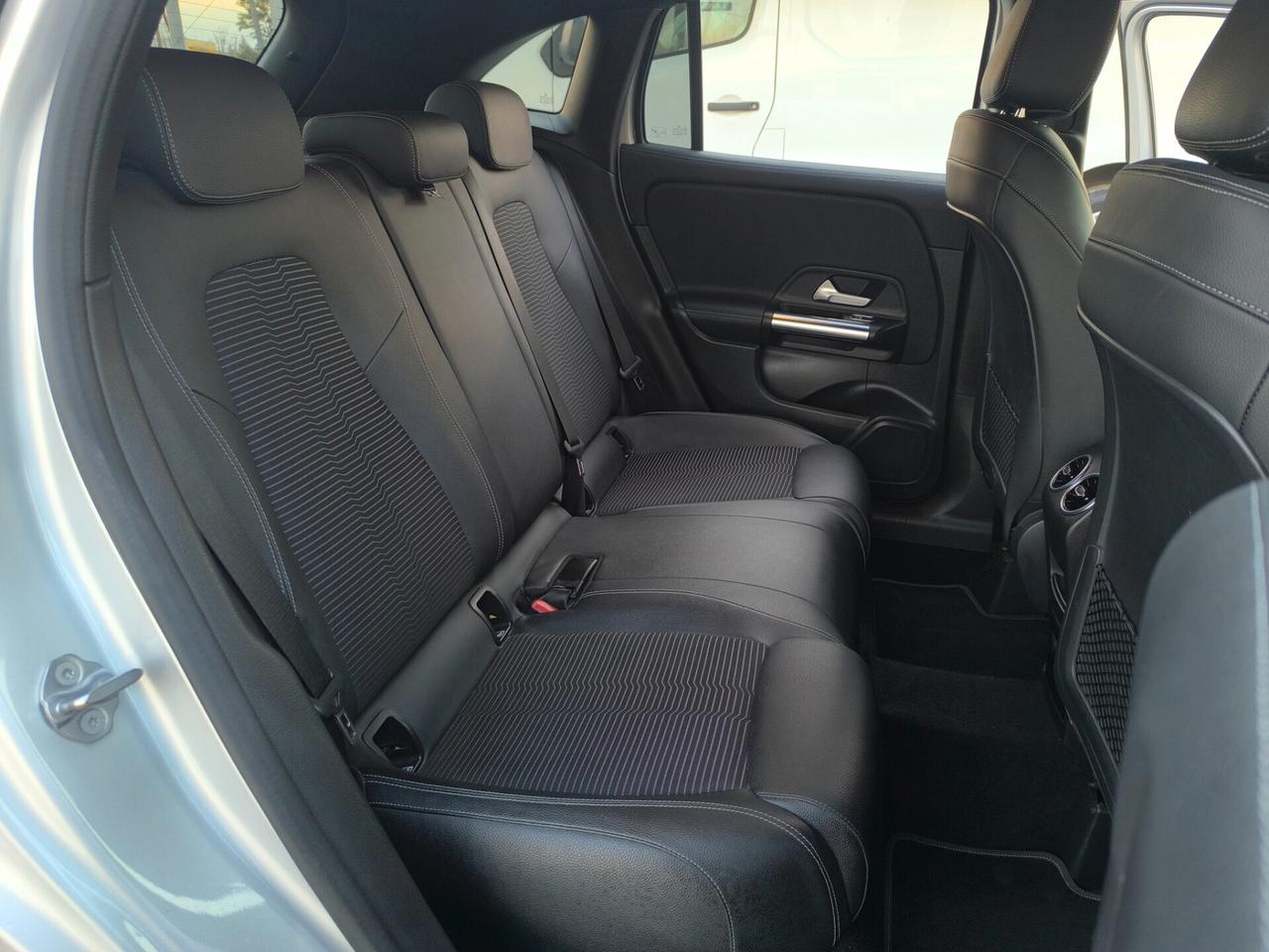 MERCEDES BENZ GLA 200 CDI 150cv SPORT PLUS LUCI AMBIENT