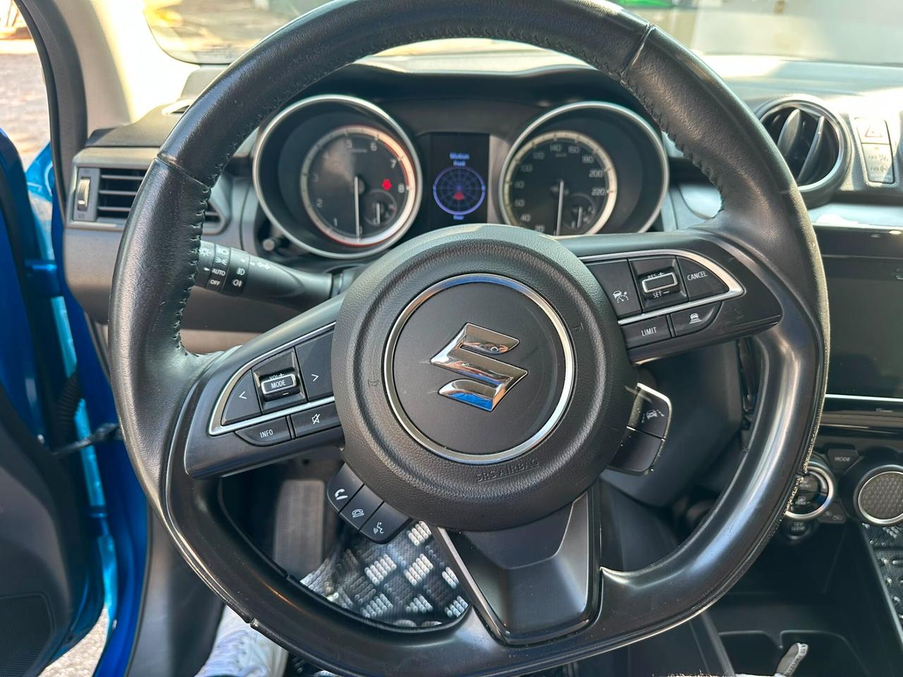 Suzuki Swift 1.2 Hybrid Top
