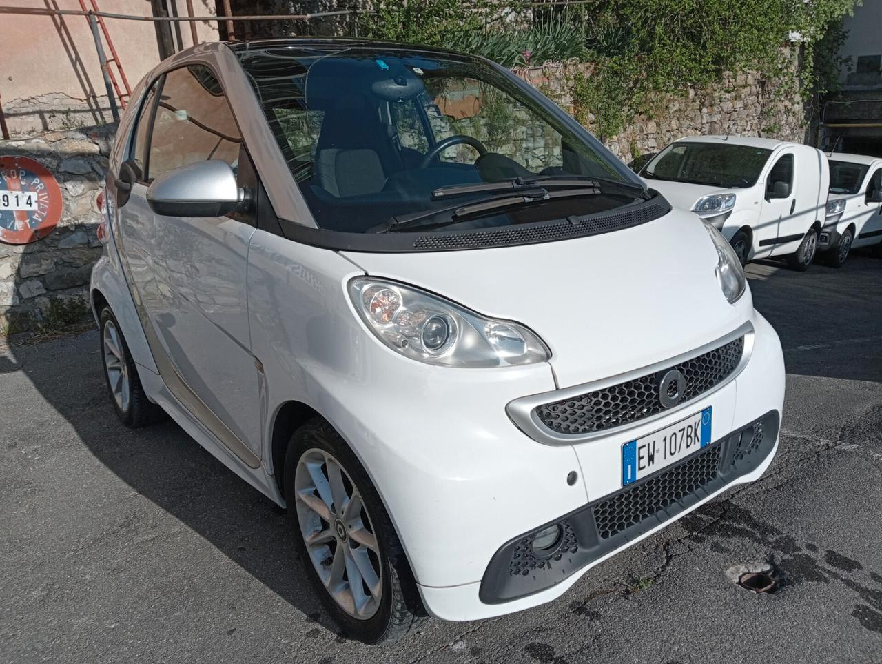 Smart ForTwo 1000 52 kW MHD coupé pure automatico