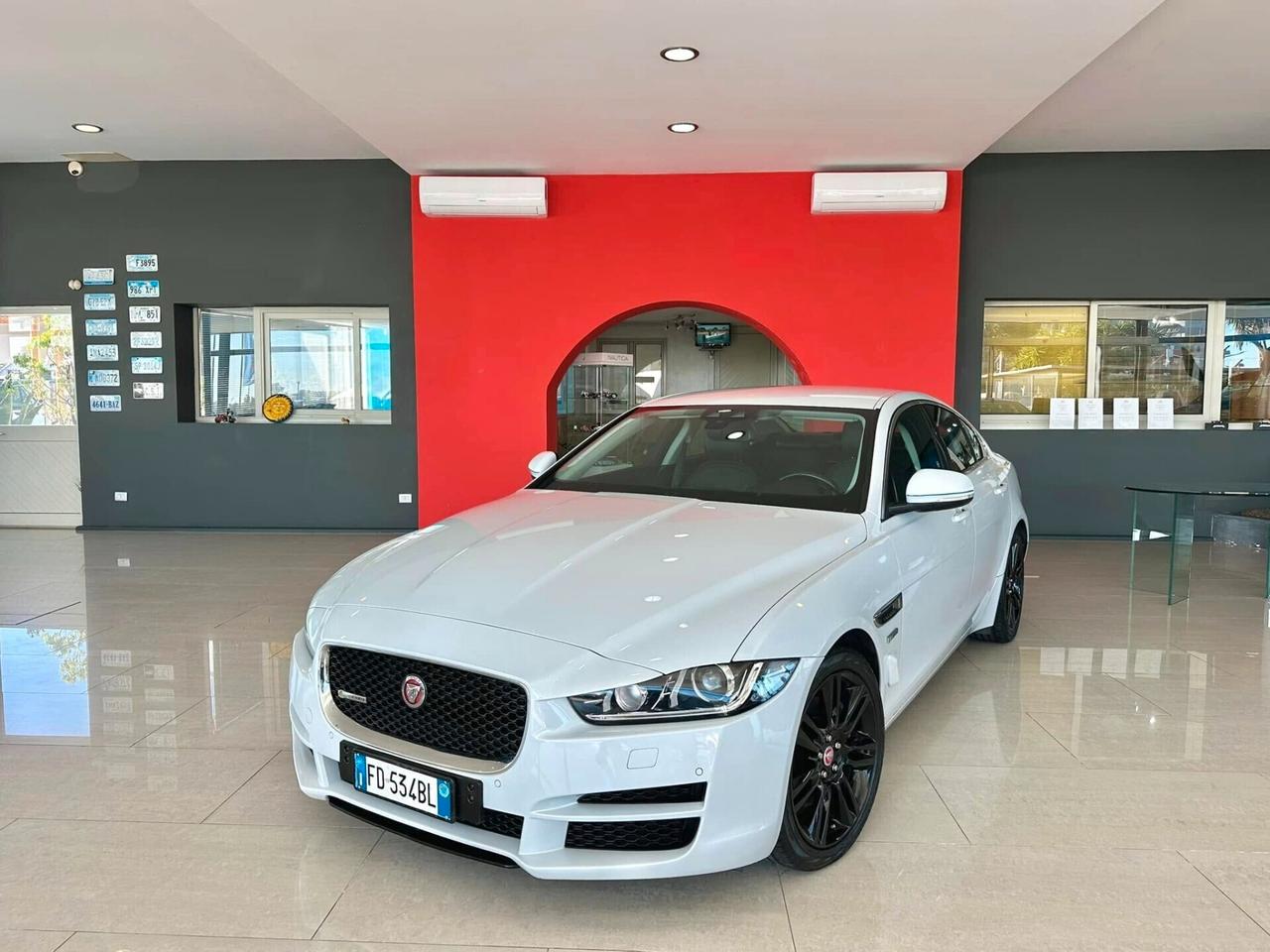 JAGUAR XE 2.0 D aut. R-SPORT 180cv