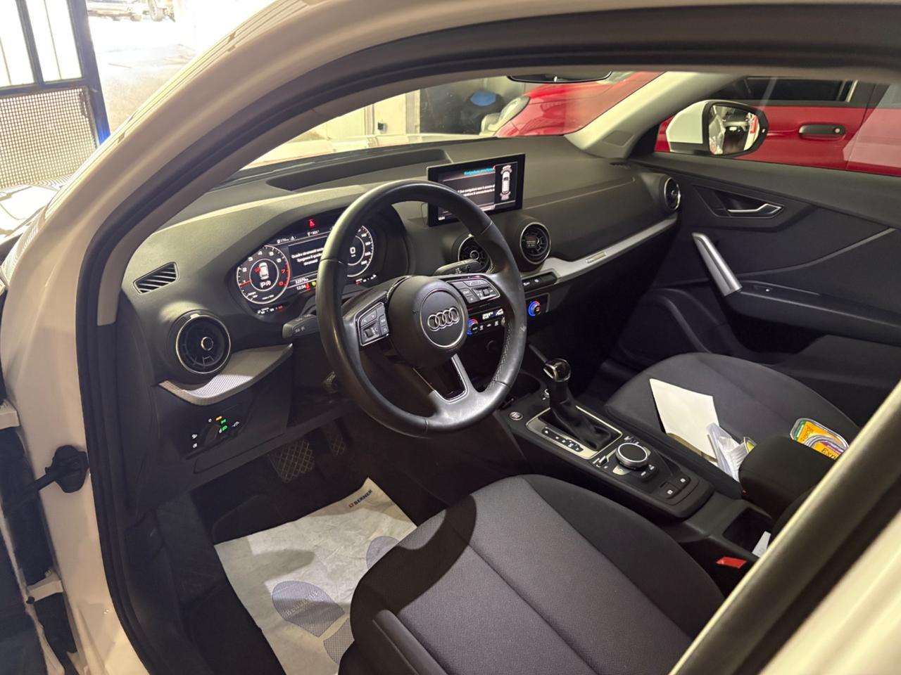 Audi Q2 35 TFSI S tronic Identity Black