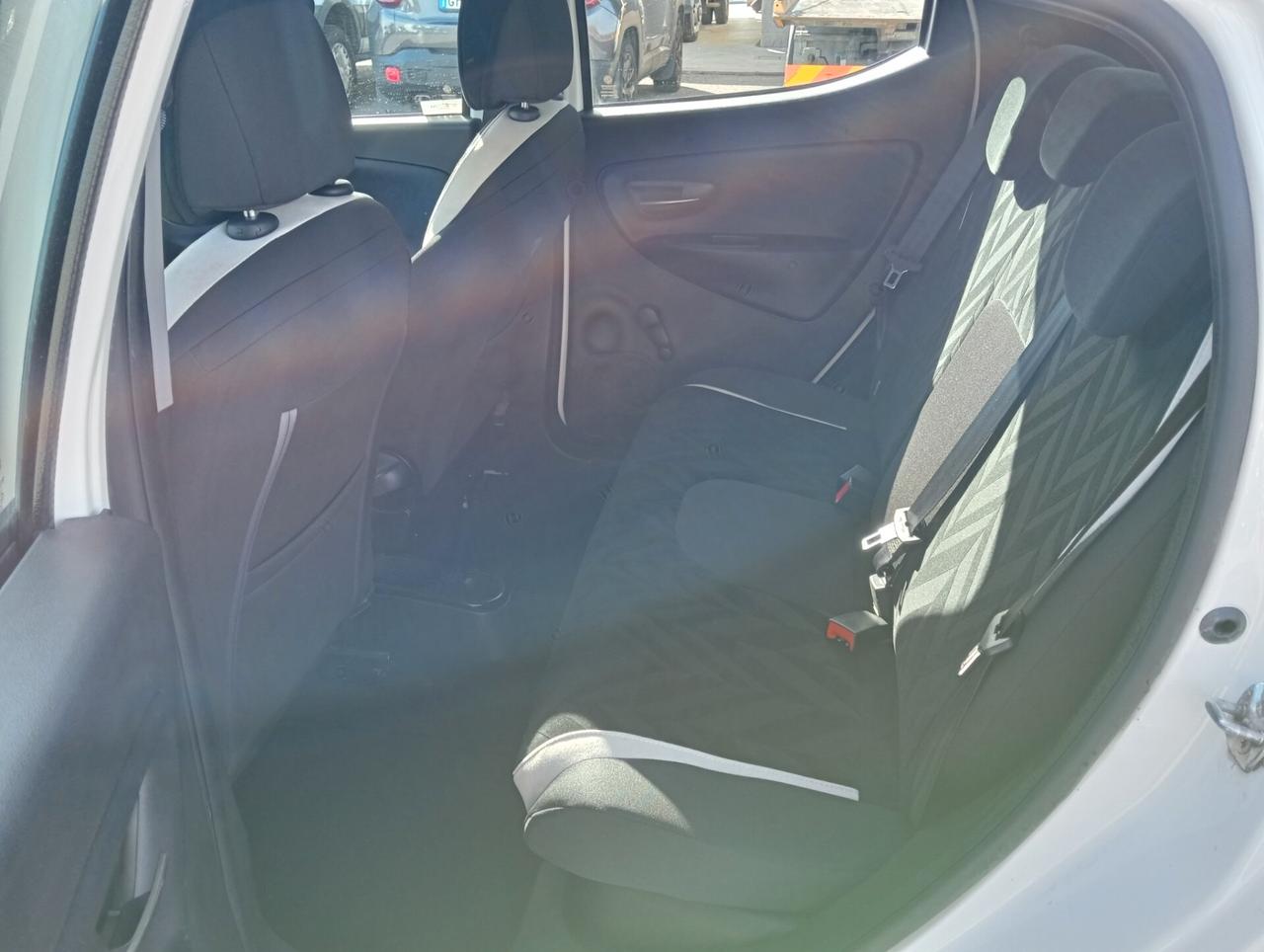 Lancia Ypsilon 1.2 69 CV 5 porte Gold 5 posti