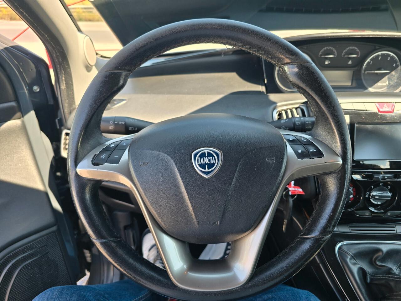 Lancia Ypsilon 1.3 MJT 95 CV 5 porte S&S Platinum