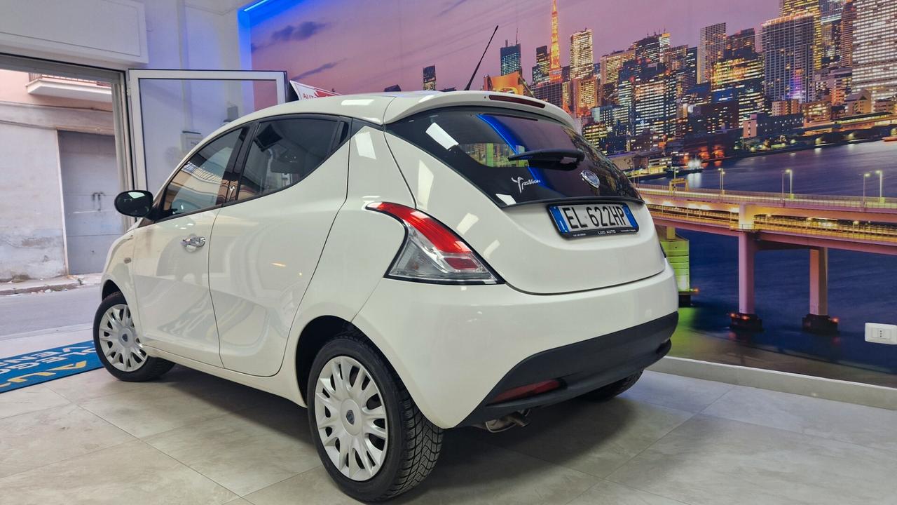 Lancia Ypsilon 1.2 69 CV 5 porte S&S Gold