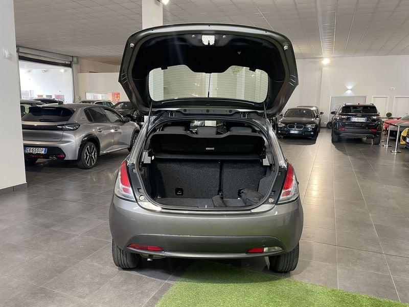 Lancia Ypsilon 1.2 69 CV 5 porte GPL Ecochic Gold