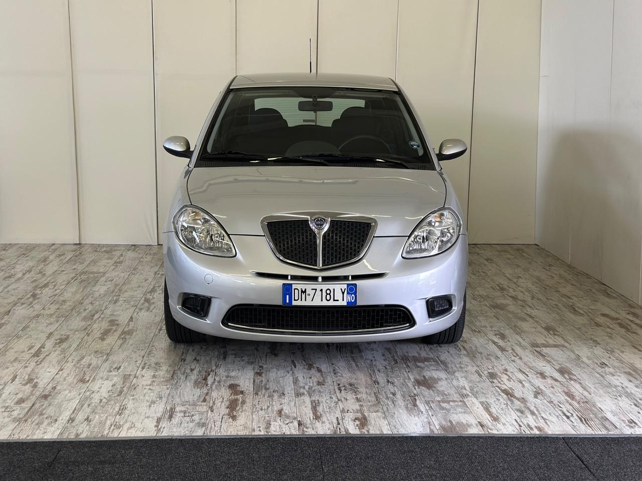 Lancia Ypsilon 1.2 Benzina Ok Neopatentati