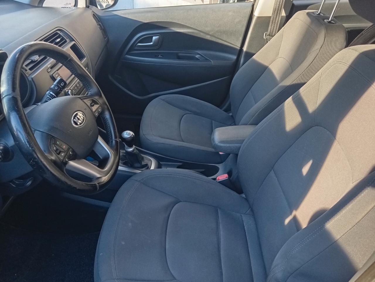 Kia Rio 1.2 CVVT 5p. Active accetto permute