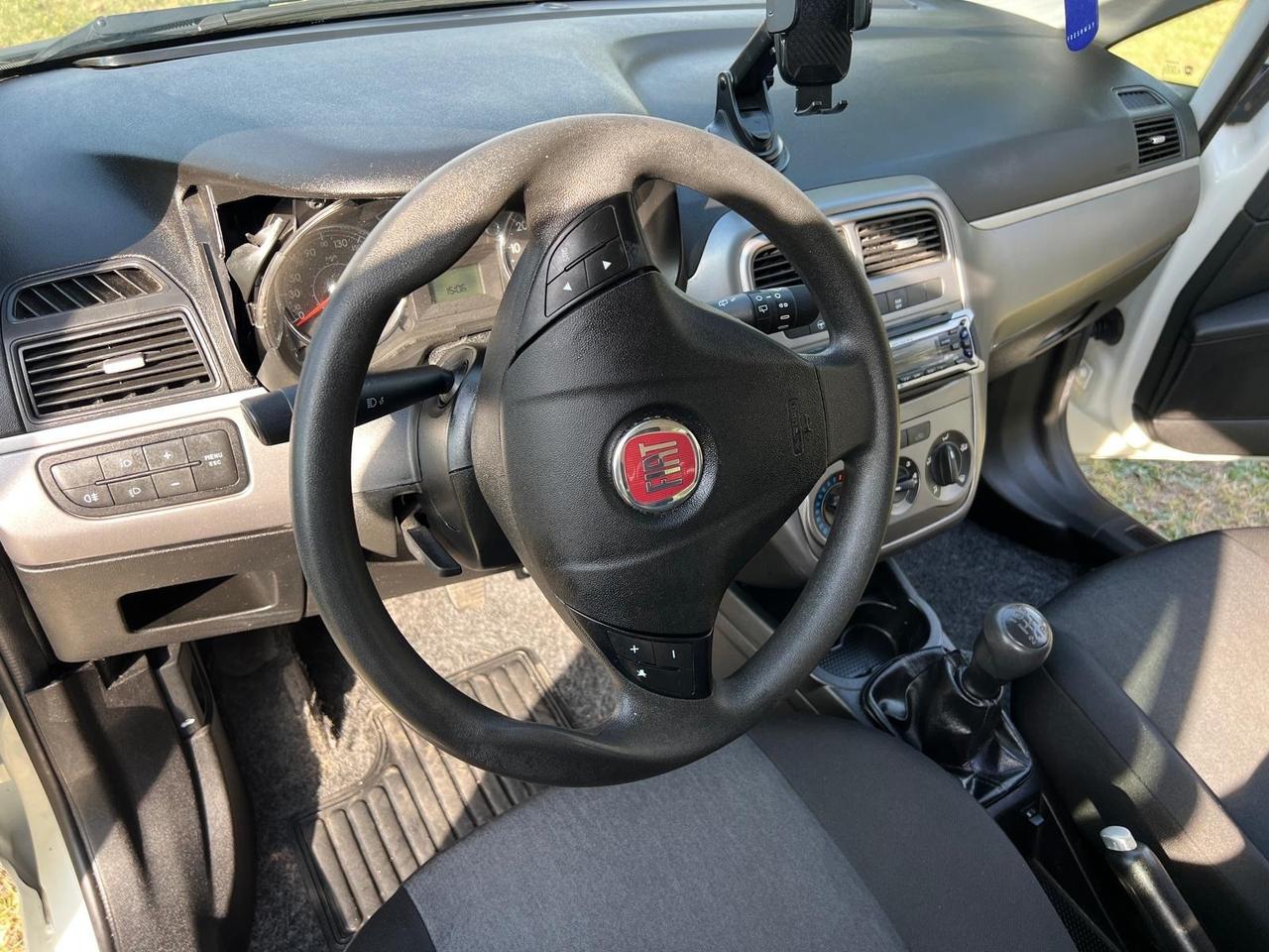 Fiat Punto 1.3 MJT II 75 CV 5 porte Virgin Radio