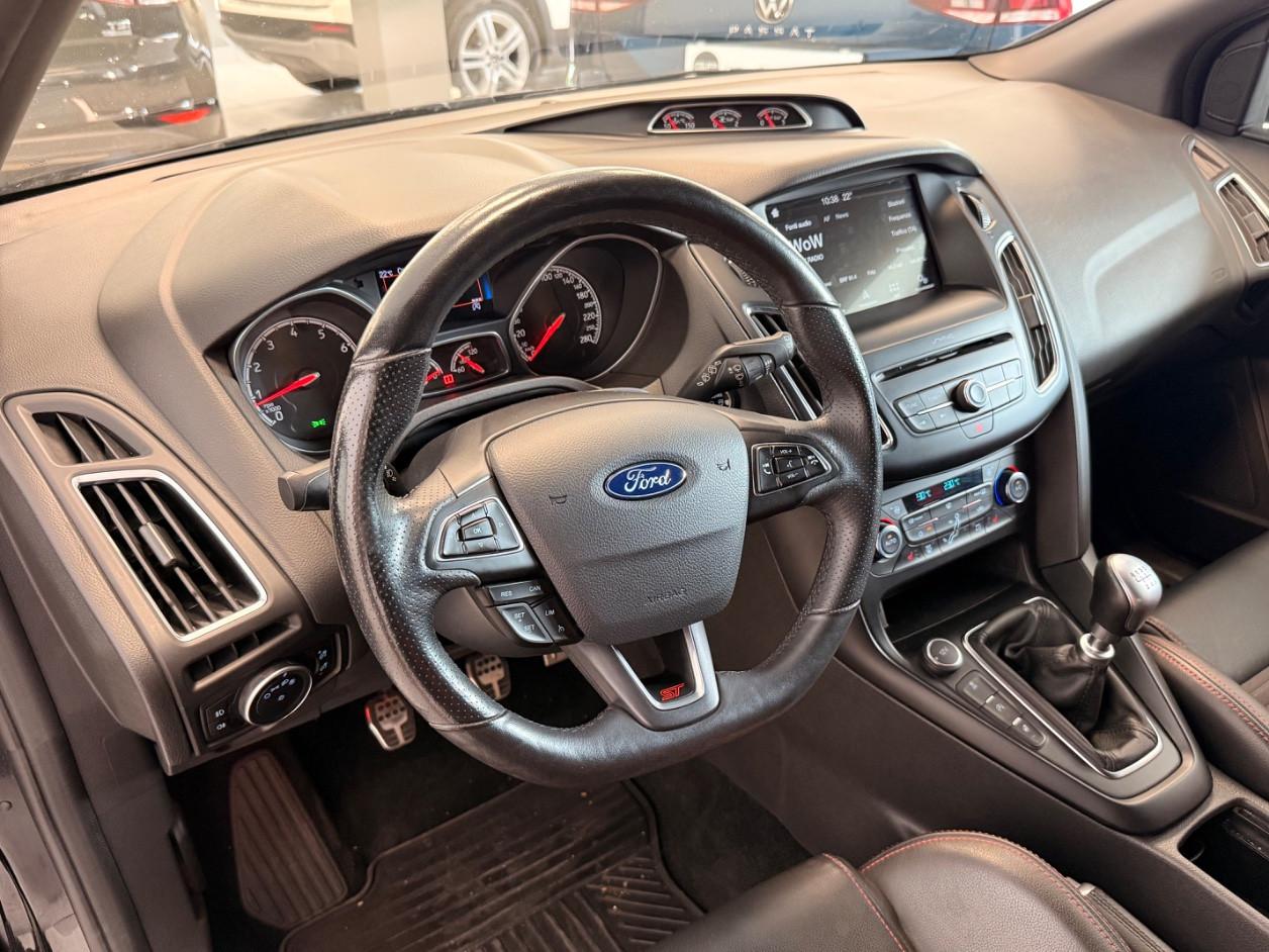 Ford FOCUS ST 2.0 250CV MANUALE